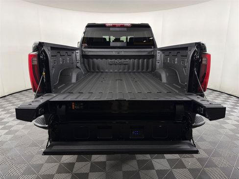 New 2026 GMC Sierra 2500 Denali Ultimate AWD/4WD image 17
