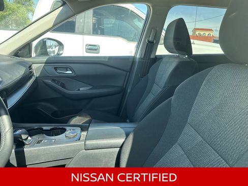 Certified 2025 Nissan Rogue SV AWD/4WD image 13