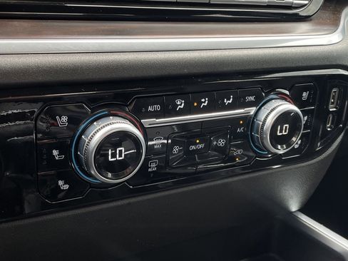 Used 2023 GMC Sierra 1500 SLT w/ SLT Convenience Package image 15