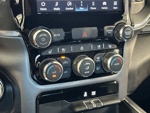 Used 2024 RAM 1500 Laramie AWD/4WD image 22