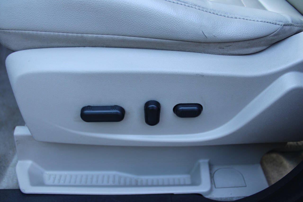 Used 2015 Ford C-MAX SE FWD image 20