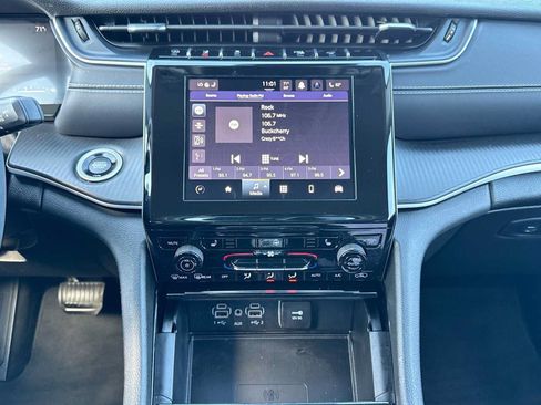 Used 2023 Jeep Grand Cherokee L Laredo w/ Luxury Tech Group I AWD/4WD image 29