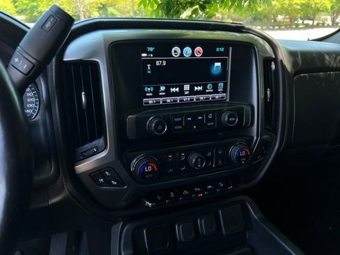 Used 2018 Chevrolet Silverado 1500 LTZ Z71 w/ LTZ Plus Package AWD/4WD image 36