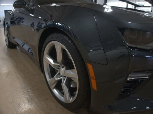 Used 2016 Chevrolet Camaro SS RWD image 27