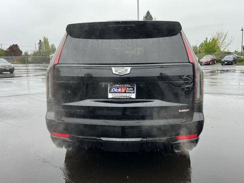 Used 2023 Cadillac Escalade ESV V w/ LPO, ONYX Package AWD/4WD image 4