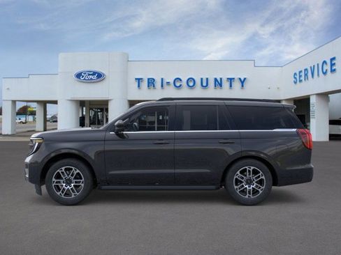 New 2025 Ford Expedition Active image 3