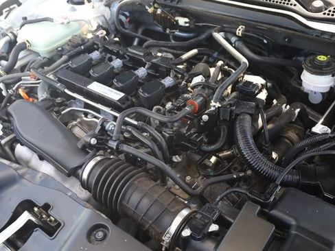 Used 2020 Honda Civic Touring image 9