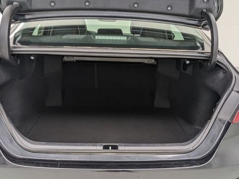 Used 2018 Toyota Camry XLE FWD image 7
