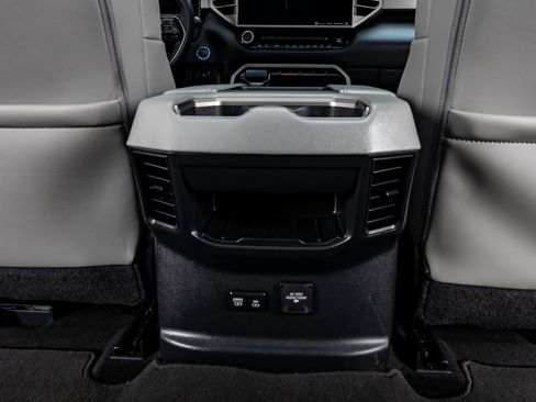 Used 2024 Toyota Tundra Limited AWD/4WD image 32