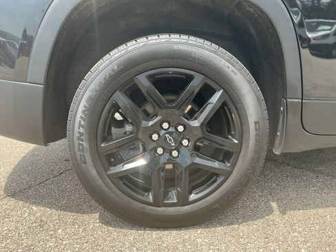 Used 2023 Chevrolet Traverse LT AWD/4WD image 7