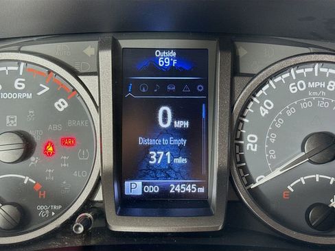 Certified 2023 Toyota Tacoma TRD Off-Road w/ Technology Package AWD/4WD image 6