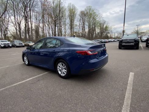 Used 2025 Toyota Camry LE image 9