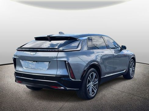 Used 2023 Cadillac Lyriq AWD image 2