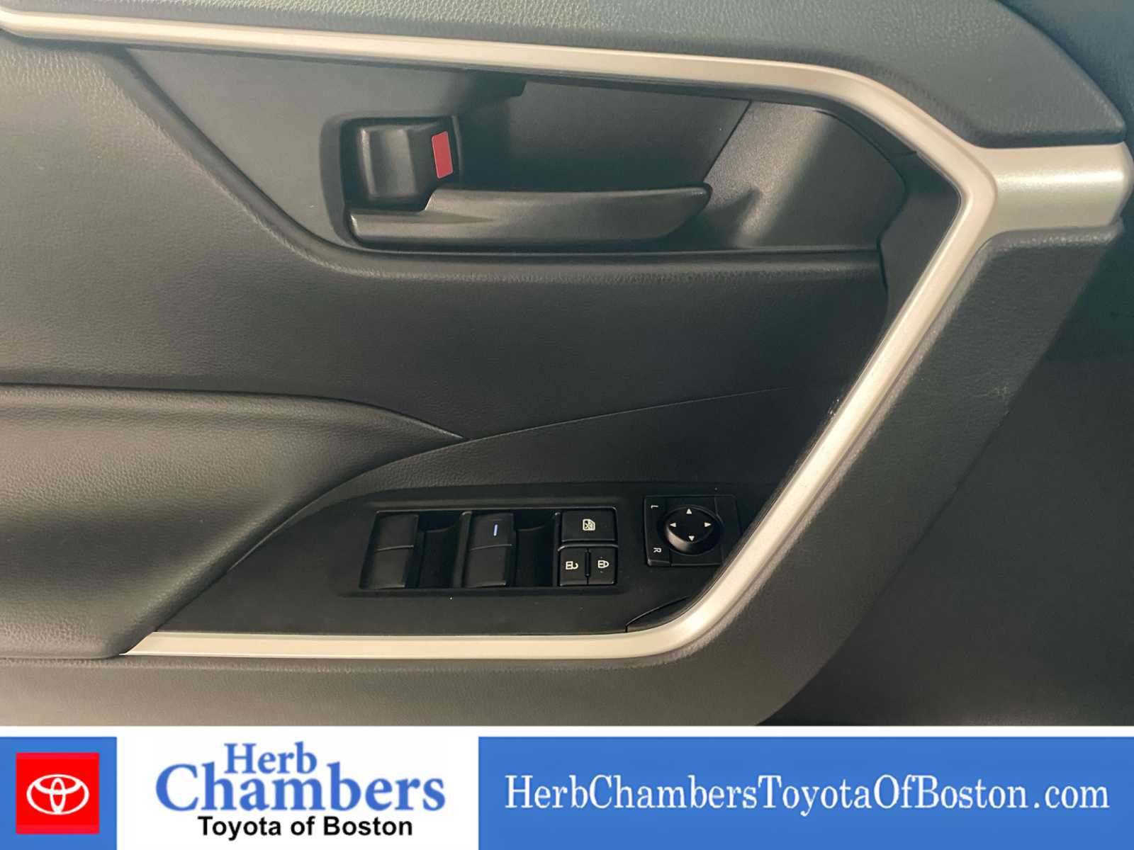 Used 2023 Toyota RAV4 LE AWD/4WD image 14