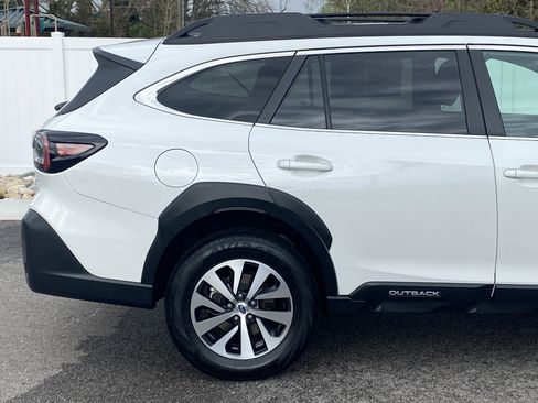 Used 2025 Subaru Outback Premium image 6