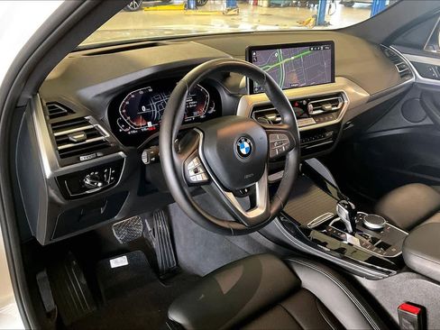 Certified 2024 BMW X4 xDrive30i w/ Premium Package image 16