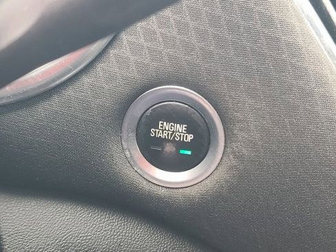 Used 2018 Chevrolet Malibu LT image 23