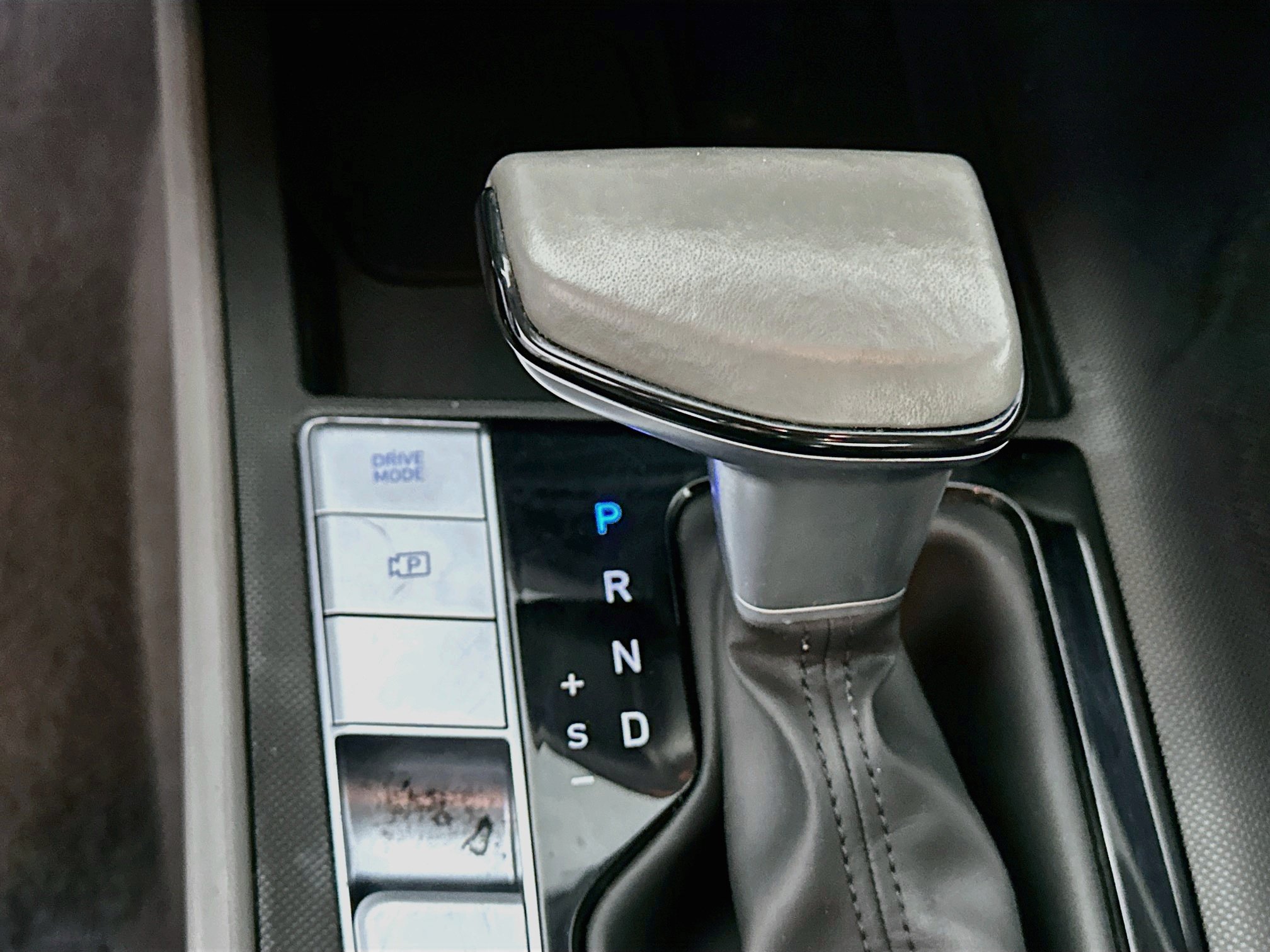 Used 2025 Hyundai Elantra SEL FWD image 25