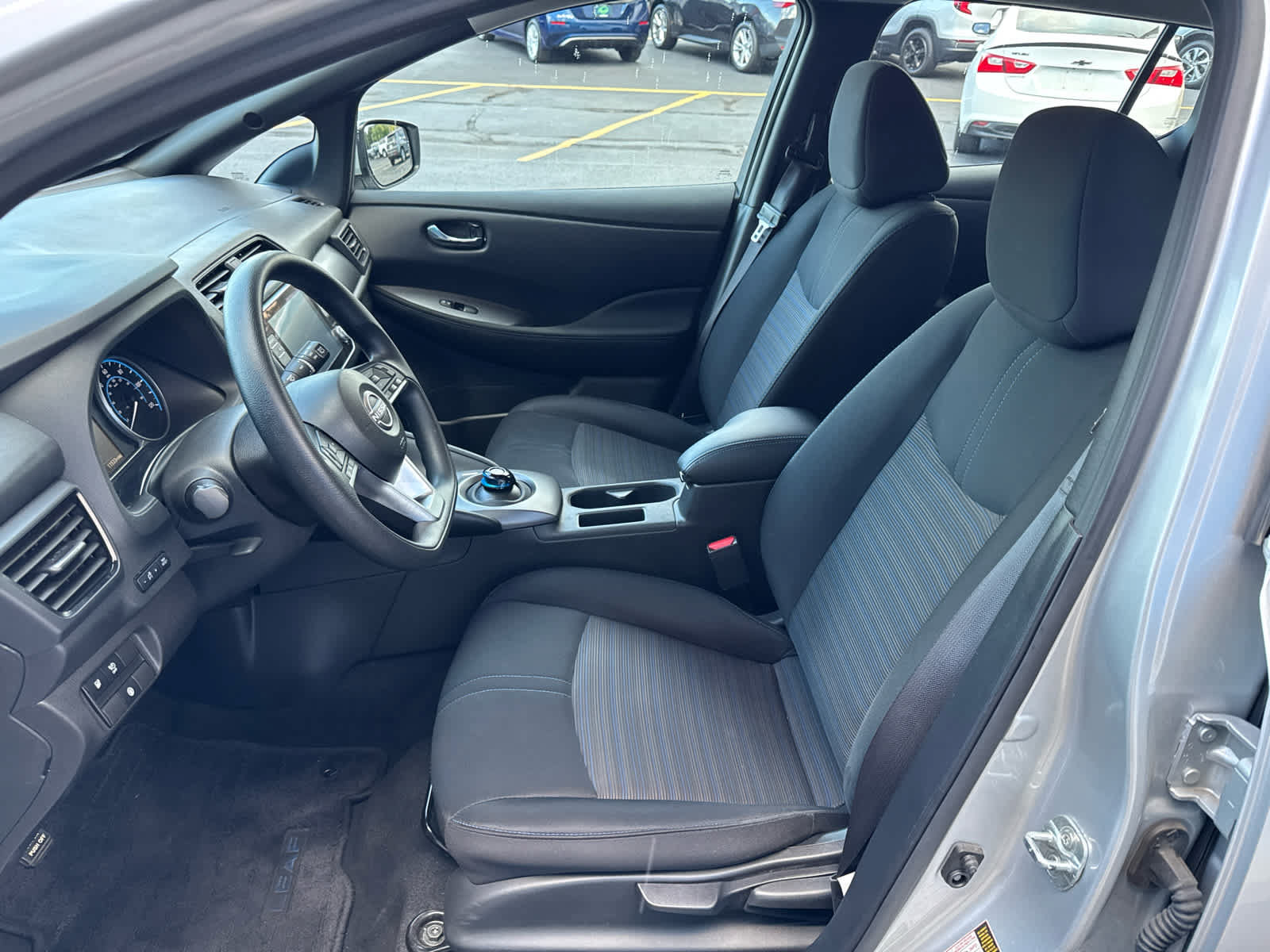 Used 2025 Nissan Leaf S FWD image 17