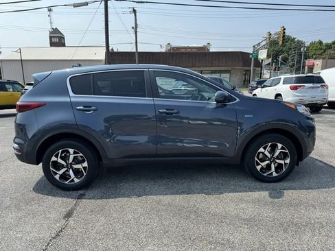 Used 2022 Kia Sportage LX image 4