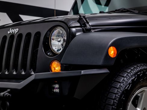 Used 2016 Jeep Wrangler Unlimited Sport w/ Quick Order Package 24S AWD/4WD image 14