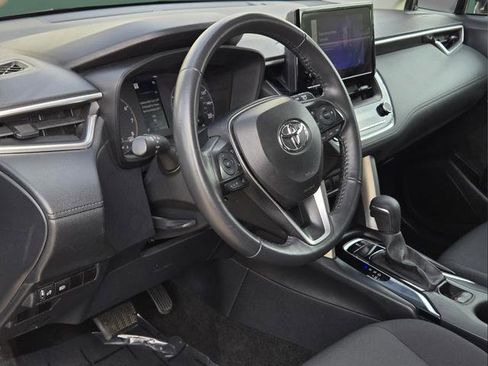 Used 2024 Toyota Corolla Cross LE FWD image 19