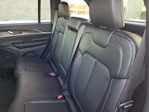 New 2025 Jeep Grand Cherokee Limited image 18