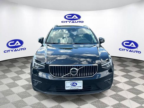 Used 2023 Volvo XC40 B5 Plus AWD/4WD image 11