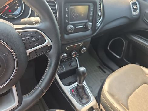 Used 2018 Jeep Compass Latitude FWD image 25