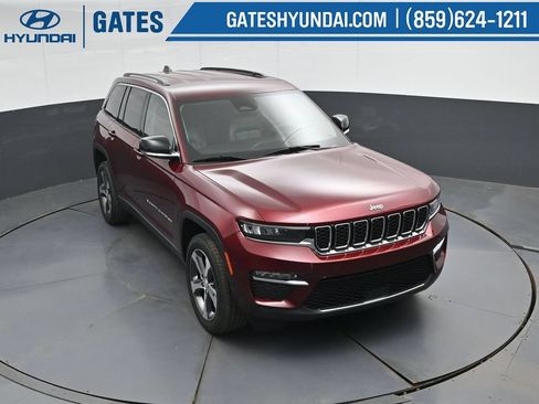 Used 2023 Jeep Grand Cherokee Limited AWD/4WD image 45