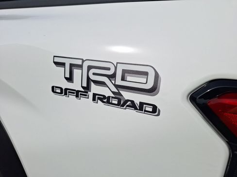 Used 2025 Toyota Tacoma TRD Off-Road image 13