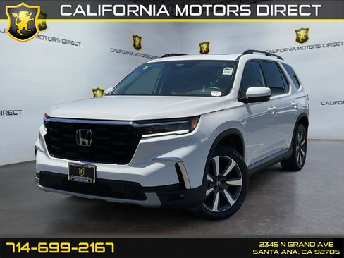 Used 2025 Honda Pilot Touring image 1