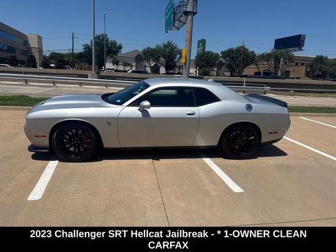 Used 2023 Dodge Challenger SRT Hellcat w/ Driver Convenience Group RWD image 2