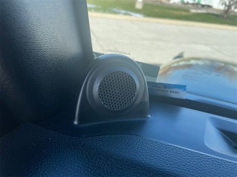 Used 2012 Jeep Wrangler Unlimited Sahara image 22