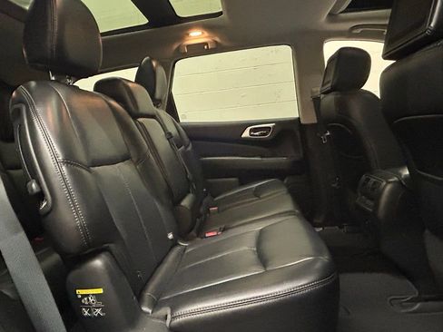 Used 2017 Nissan Pathfinder Platinum w/ Family Entertainment Package image 11