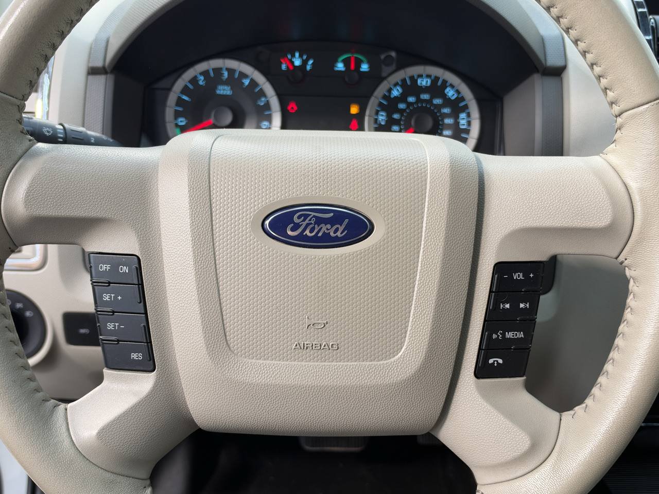 Used 2010 Ford Escape 4WD Hybrid image 24