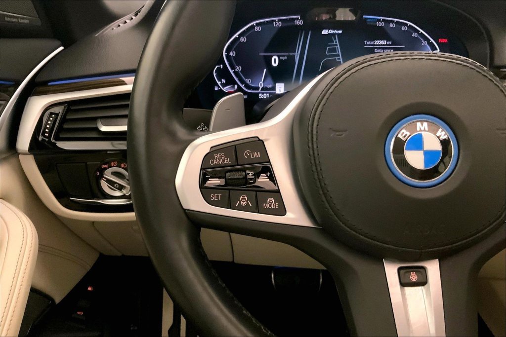 Certified 2023 BMW 530e xDrive w/ Premium Package AWD/4WD image 18