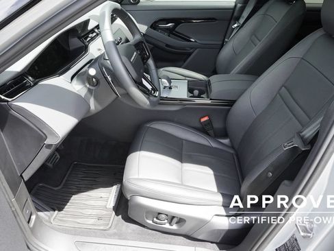 Used 2025 Land Rover Range Rover Evoque S AWD/4WD image 19