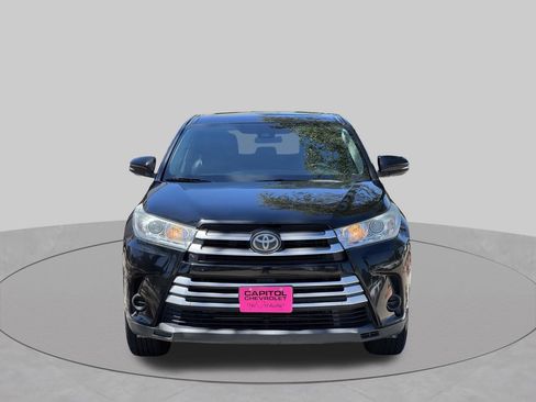 Used 2019 Toyota Highlander LE FWD image 8