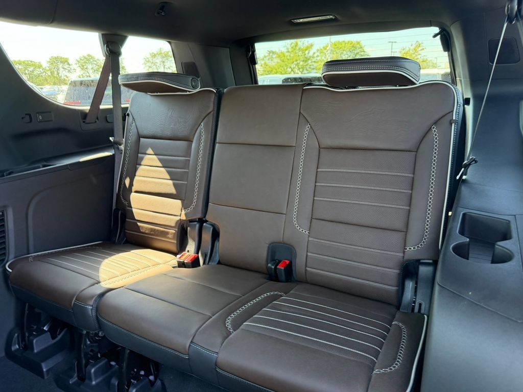 New 2026 GMC Yukon XL Denali Ultimate AWD/4WD image 39