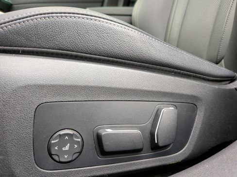 Certified 2024 BMW 330i Sedan w/ Convenience Package image 27