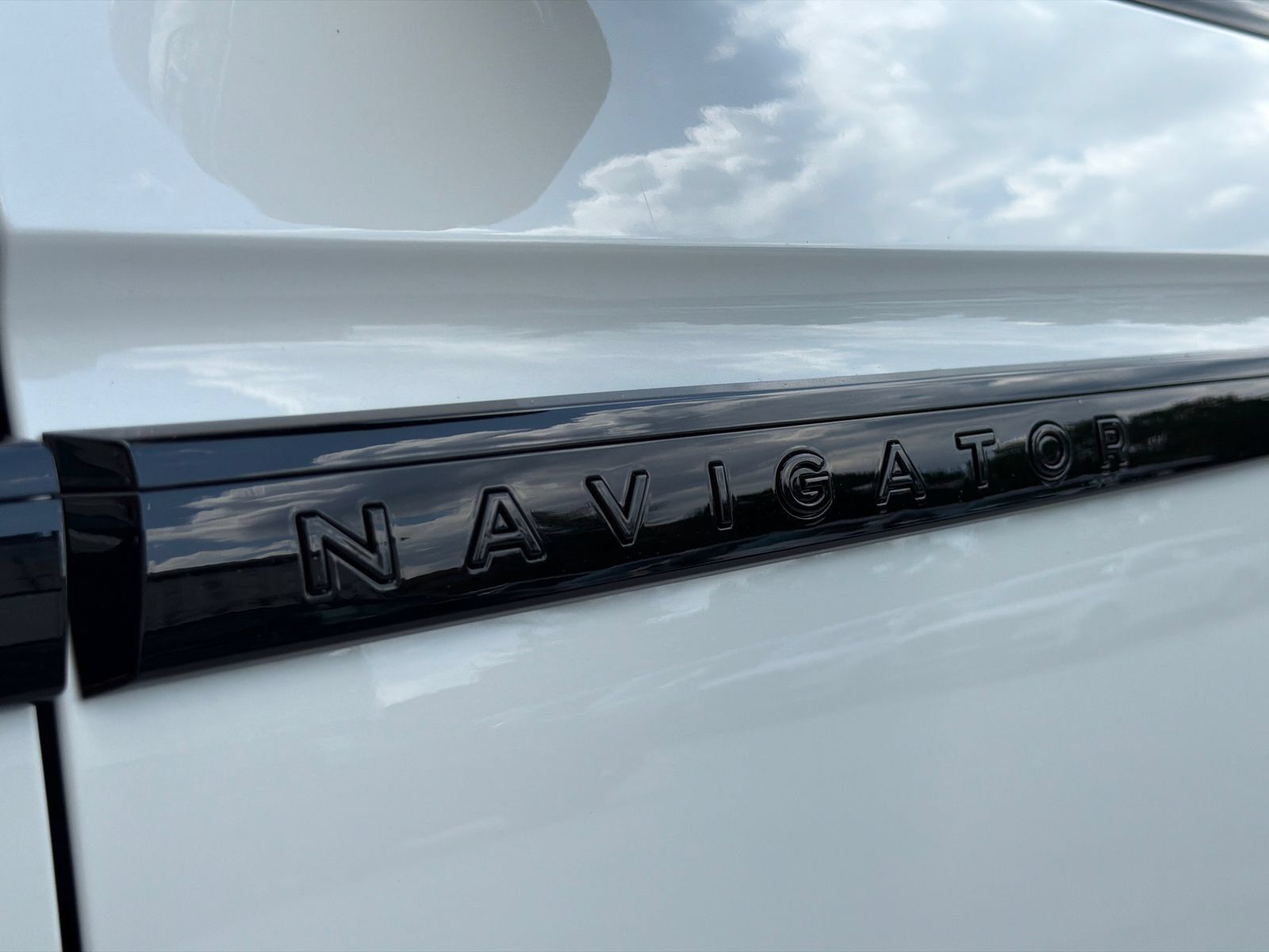 New 2026 Lincoln Navigator Reserve w/ Jet Appearance Package AWD/4WD image 16