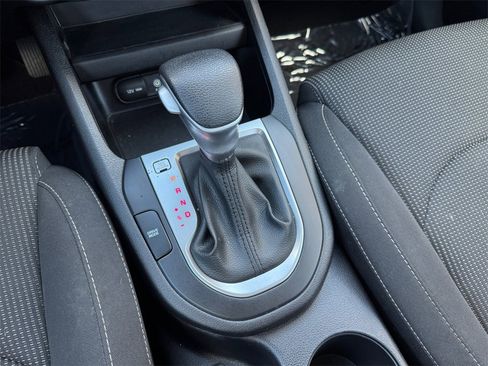 Used 2020 Kia Forte LXS image 29