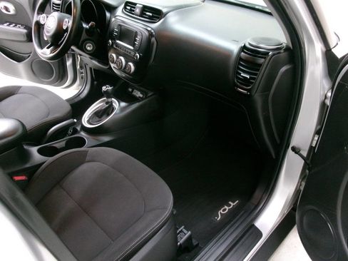 Used 2018 Kia Soul Base 4dr Crossover 6A image 23