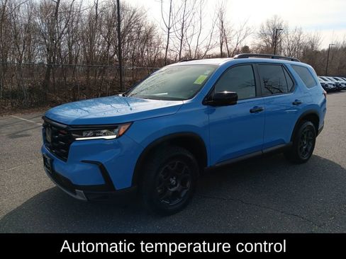 Used 2024 Honda Pilot TrailSport image 7