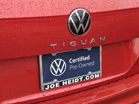 Certified 2024 Volkswagen Tiguan SE w/ Panoramic Sunroof Package AWD/4WD image 31