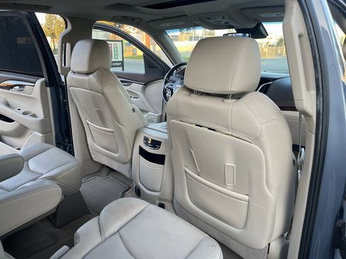 Used 2016 Cadillac Escalade ESV Luxury image 37