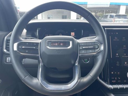 Used 2026 GMC Acadia Elevation w/ Elevation Premium Package FWD image 24