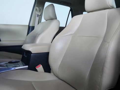Used 2023 Toyota 4Runner Limited RWD image 10