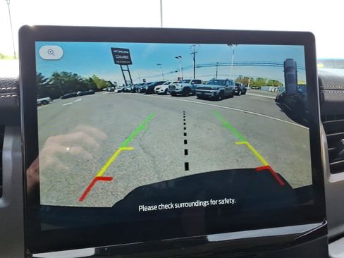 Used 2024 Ford Expedition XLT image 32